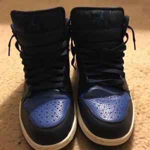 Jordan 1 mids